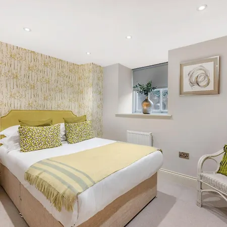 No 5 Darcy Mews * Richmond (North Yorkshire)